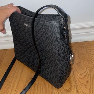 Michael Kors Purse - Like new !